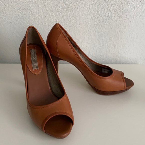 Banana Republic Caramel Leather Peep Toe Platform Pumps Size 6.5 - Picture 2 of 13